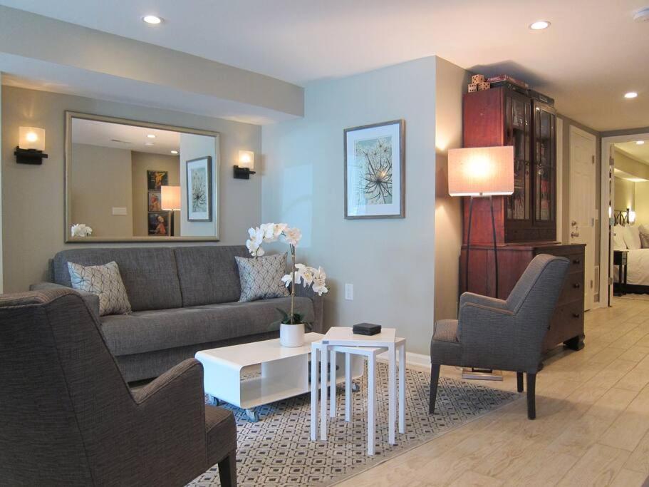 Stylish Renovated Flat, Central, Walk To Dc Sights Washington Exterior photo